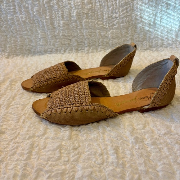Free People Beaumont woven flat sandals! - Picture 3 of 7